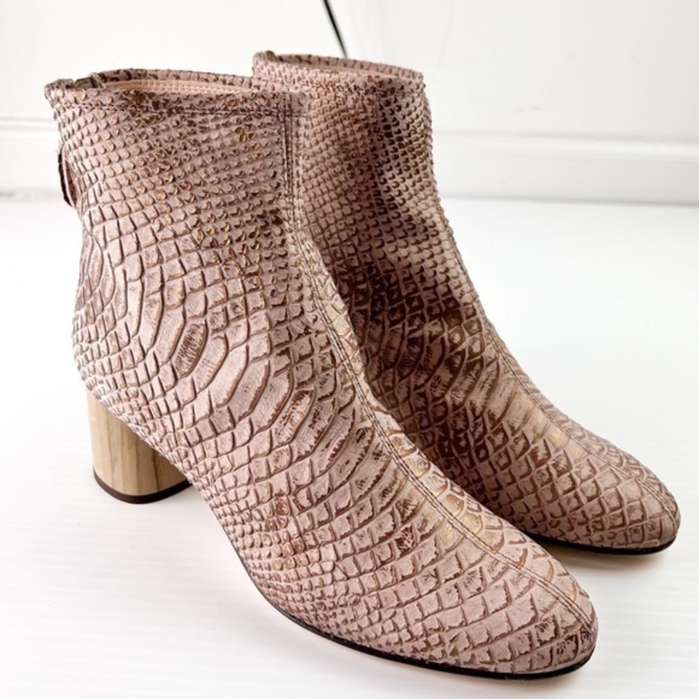 AGL Ankle Boots womens 6/36 Crocodile Texture Boots In Pink Block Heel Zipper